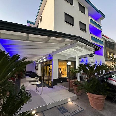 Hotel Clinton كازوريا المظهر الخارجي الصورة
