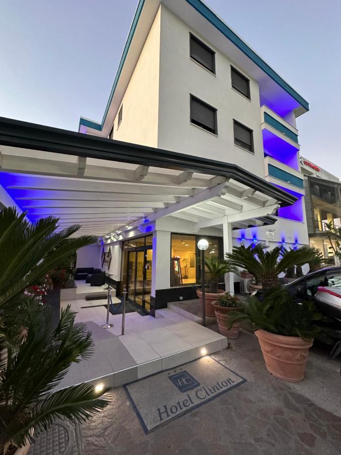 Hotel Clinton كازوريا المظهر الخارجي الصورة