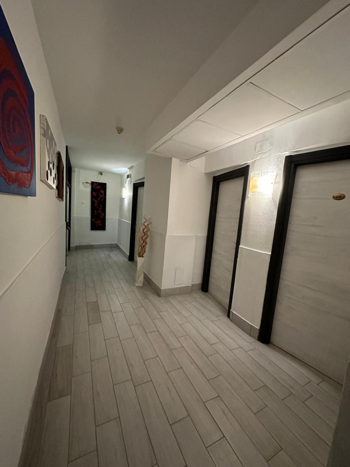 Hotel Clinton كازوريا المظهر الخارجي الصورة
