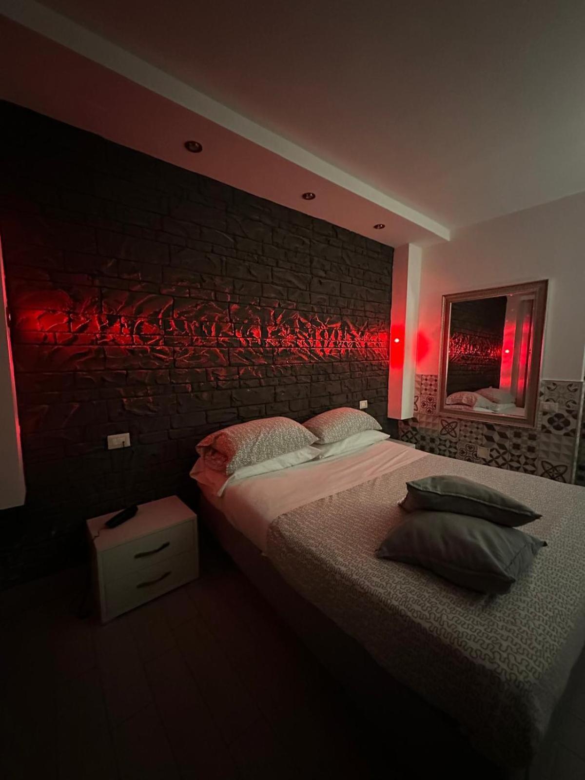Hotel Clinton كازوريا المظهر الخارجي الصورة