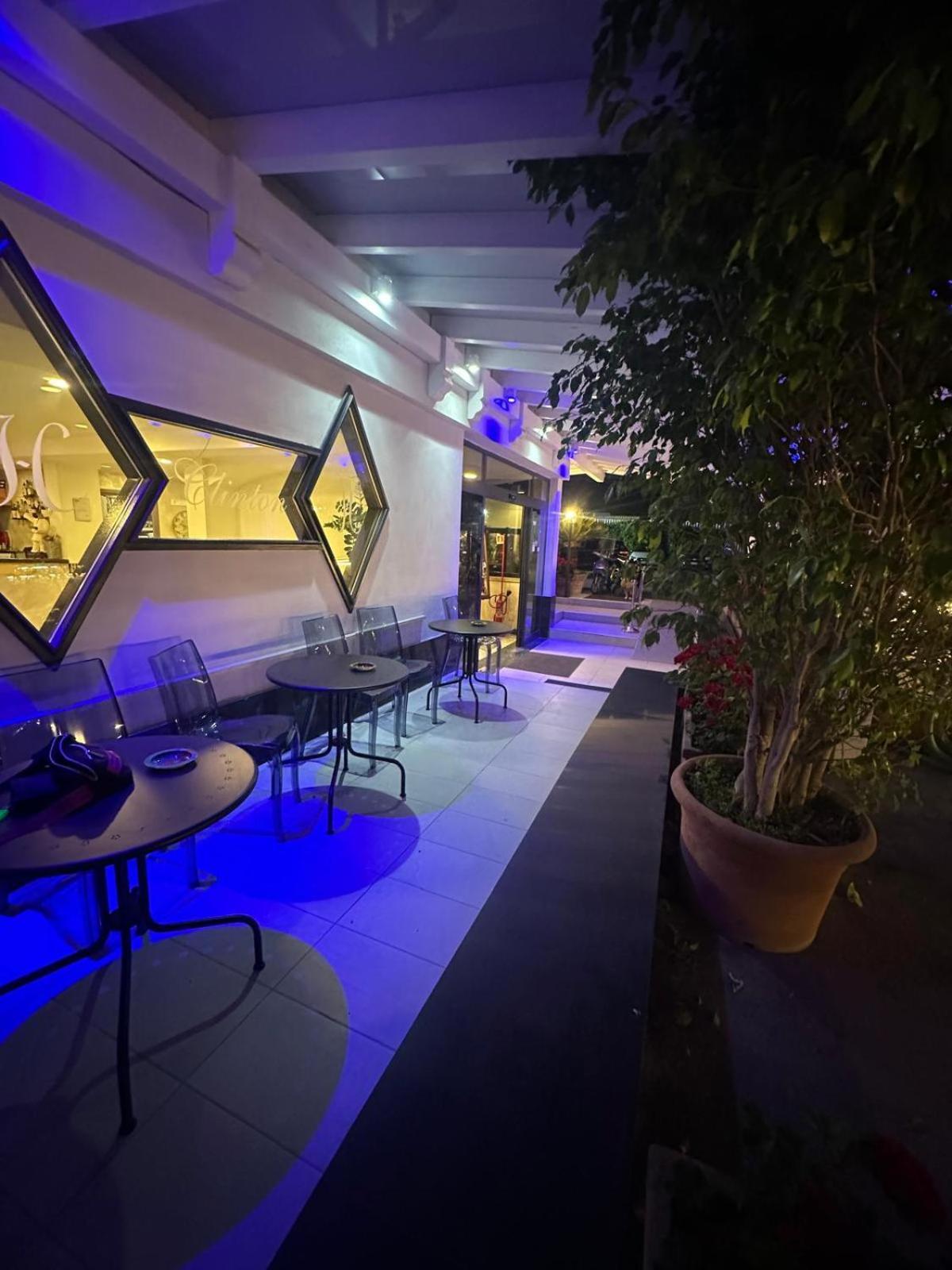 Hotel Clinton كازوريا المظهر الخارجي الصورة