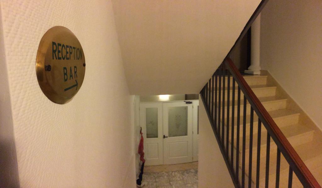 Hotel Clinton كازوريا المظهر الخارجي الصورة