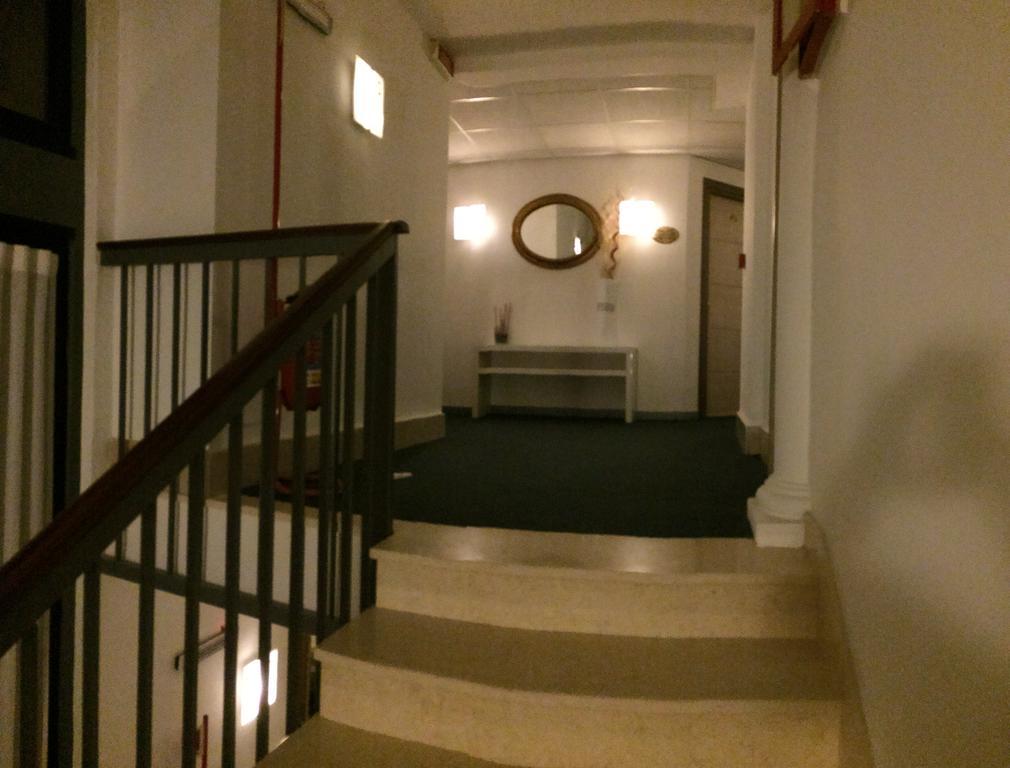 Hotel Clinton كازوريا المظهر الخارجي الصورة