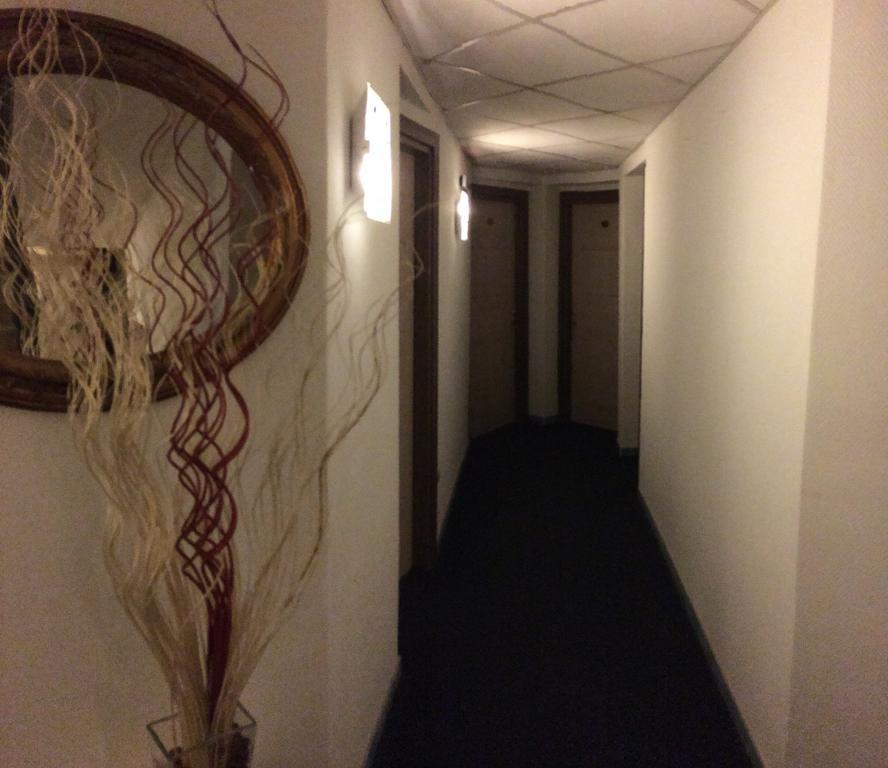 Hotel Clinton كازوريا المظهر الخارجي الصورة