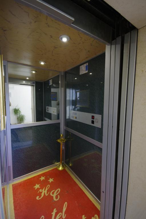 Hotel Clinton كازوريا المظهر الخارجي الصورة