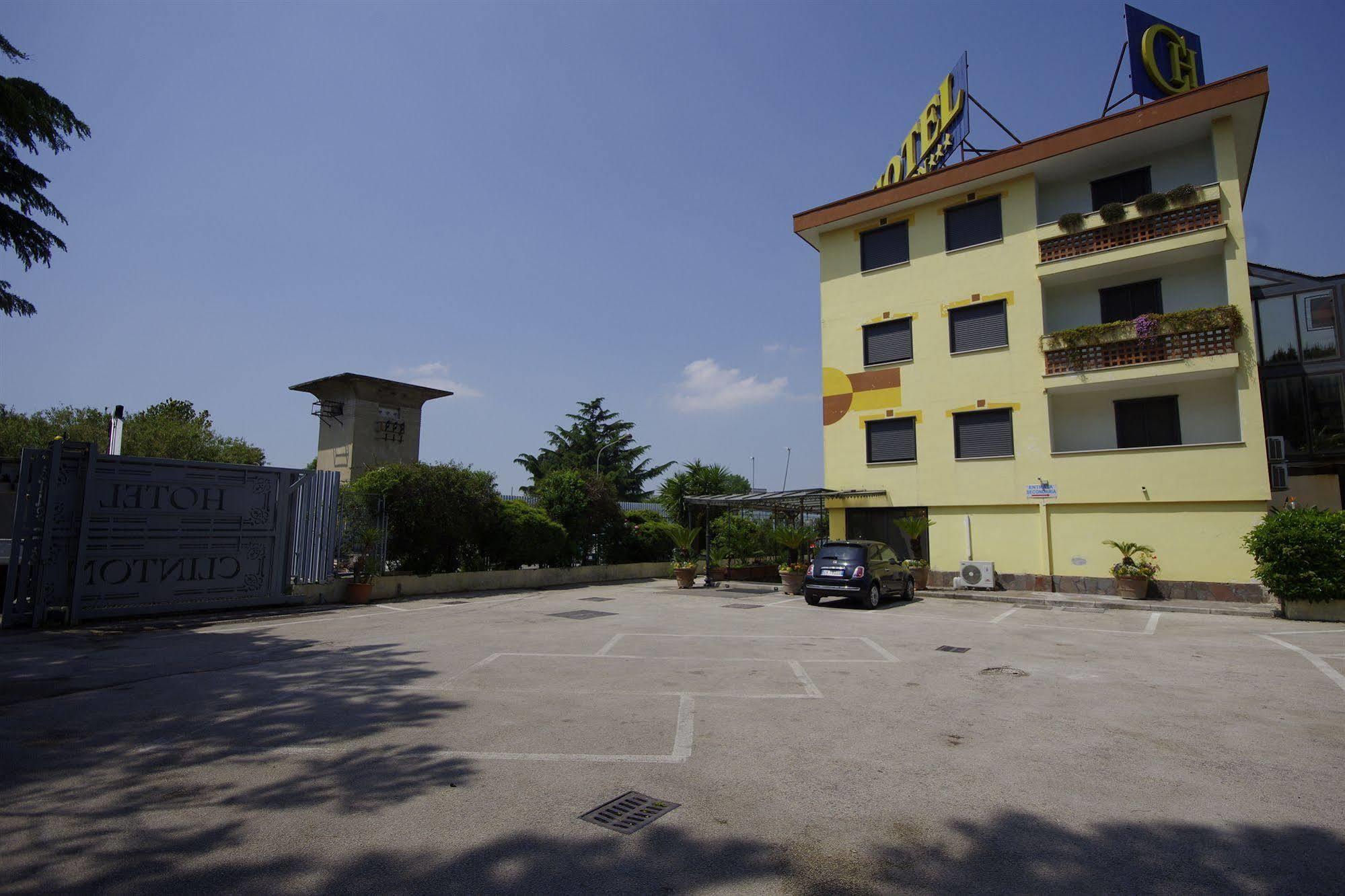 Hotel Clinton كازوريا المظهر الخارجي الصورة